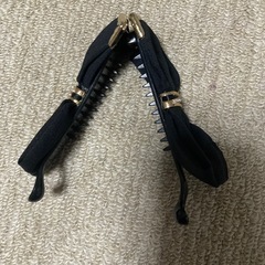 黒の髪飾りの画像