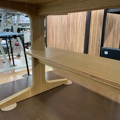 ダイニングテーブルの画像