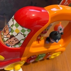 アンパンマン　箱付き　おもちゃ　車の画像