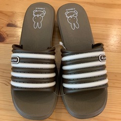 激安‼️ミッフィーサンダル　24足×10箱❗️売りまとめて！フリマ　の画像