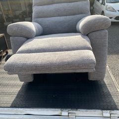 グレーのリクライニングソファ　ゆりかご　ロッキングチェアの画像