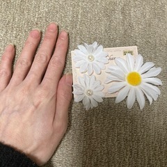 お花の髪飾りの画像