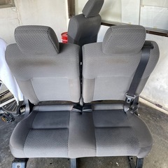 日産　キャラバン　4列目しーとシートの画像