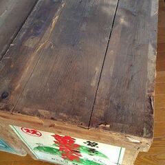 古い茶箱の画像