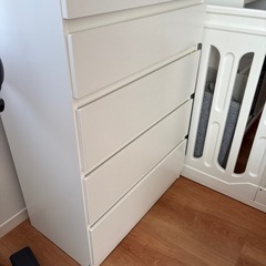 白　棚　IKEAの画像