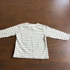 【おまとめの方は無料】みどり長袖Tシャツ80サイズの画像