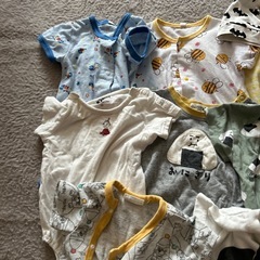 夏物60～80サイズロンパースの画像