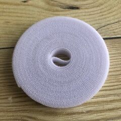 ケーブルベルト　コード　ホワイト　白　大量　束　配線　整理　クリップ　最安値の画像