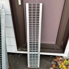 Ｕ字溝とグレーチングの画像