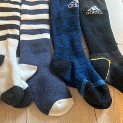 110センチ厚手の靴下とタイツ（スキー用など）　の画像