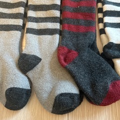 110センチ厚手の靴下とタイツ（スキー用など）　の画像