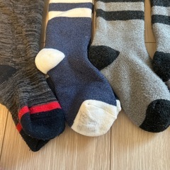 110センチ厚手の靴下とタイツ（スキー用など）　の画像
