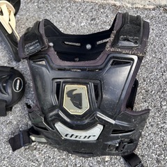 モトクロスプロテクターなどの画像