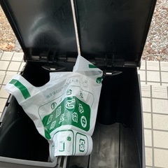 黒のスリム型ダストボックス（ゴミ箱）2個セット　30ℓの画像