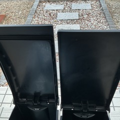 黒のスリム型ダストボックス（ゴミ箱）2個セット　30ℓの画像