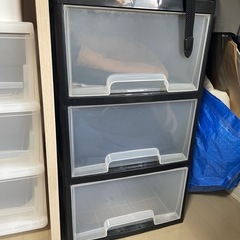 押入れ収納ケースの画像