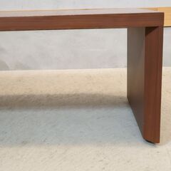 arflex(アルフレックス)のBRACCO(ブラッコ) ブラックウォールナット材 センターテーブル/ロータイプです。美しい杢目と温かみのある色合いがリビングに落ち着きと高級感を♪の画像