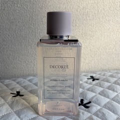 デコルテ　
化粧水の画像