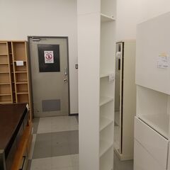 ★リユースのサカイ千葉中央店★ IKEA 本棚  H237×D28×W40 クリーニング済み TC5267の画像