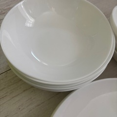 白　食器　まとめ売り33点
の画像