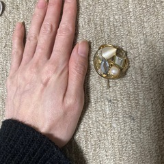 ゴールドの髪飾りの画像