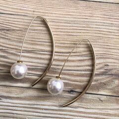 パール　ピアス　ゴールド　可愛い　シンプル　着回し　お洒落　大人気　最安値　個性の画像