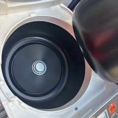 美品 炊飯器　らく炊き炊飯ジャー　DT-SH1410-3 テフロン加工　綺麗　の画像