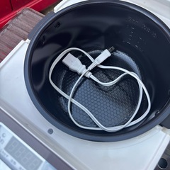 美品 炊飯器　らく炊き炊飯ジャー　DT-SH1410-3 テフロン加工　綺麗　の画像