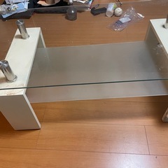 無料　机　ガラステーブルの画像