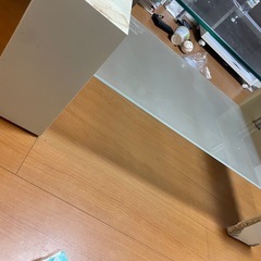 無料　机　ガラステーブルの画像