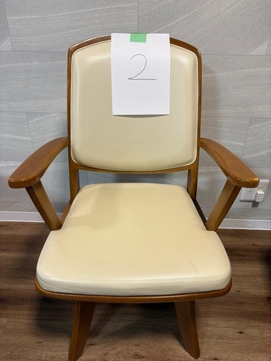 【最終値下早い者勝ちで】【フジシ製】4人用ダイニングセット丸テーブル110センチ＆肘掛付回転チェア 