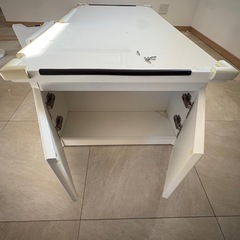イケア　テーブルの画像