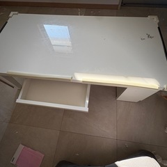 イケア　テーブルの画像