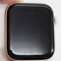 Apple Watch SE 第2世代/GPS/44mm/A2723/スターライト〈MNLA3J/A〉の画像