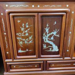 【愛品倶楽部柏店】唐木材 螺鈿細工 飾り棚 ※各所状態要確認の画像