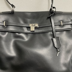 大容量レザー調トートバッグケリー風　の画像