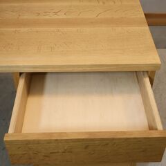 HIDA(飛騨産業) キツツキマーク soffio(ソフィオ)シリーズのパーソナルデスクです。レッドオーク材のナチュラルな質感とシンプルなデザインの学習机。北欧スタイルや和モダンなどにも♪の画像