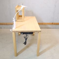 karimoku(カリモク家具)のBuona scelta(ボナ シェルタ) オーク材 デスクセットです。スッキリとしたスマートなデザインはリビングなどの事務机や学習机におススメです♪在宅ワーク用にもの画像