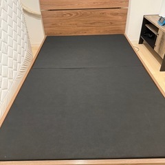 ベッドフレーム　セミダブルの画像