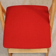 ACTUS(アクタス)の飛騨高山の技術で作られたT-KIDS(ティーキッズ)チェアです。ナチュラルでシンプルなデザインの学習椅子。座面の高さが調節可能なのでダイニングのキッズチェアとしても♪日進木工の画像