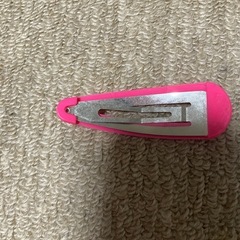 ピンクのヘアピンの画像