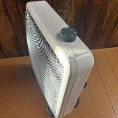 アイリスオーヤマ　電気ストーブ　EHT-800Wの画像