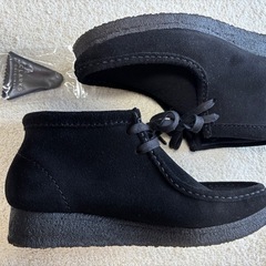 【正規品】
クラークス ワラビーブーツ ブラック スエード UK5.5 24.5cmの画像