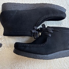 【正規品】
クラークス ワラビーブーツ ブラック スエード UK5.5 24.5cmの画像