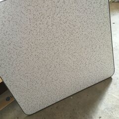  【引き取り限定。置き配。越前市】こたつ板のみ　70cm四方　Cの画像