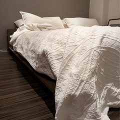 キングベッドとクィーンベッドセットの画像