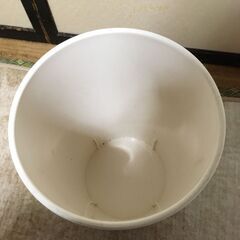  【引き取り限定。置き配。越前市】ゴミ箱　花柄の画像