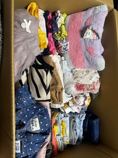 女の子洋服、小物ダンボール一箱（プティマイン、Leeその他ブランド有かっこ）
