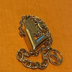 ルイヴィトン ブレスレット エセンシャル V M61084の画像