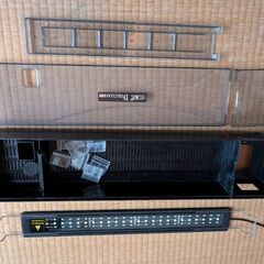 水槽60センチ・モーター、ライト、水草造花、流木☆中古の画像